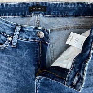 Silver‎ Jeans Co. Women’s Size: 27 Elyse Capri Color: Blue